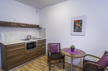 Aparthotel Eliska Tower 3*